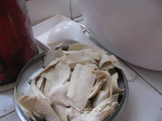 家常小炒——彩椒圣瓜炒鸡丝的做法步骤：3