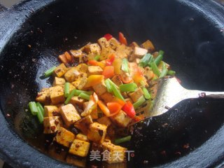老干妈豆豉烧豆腐的做法步骤：5