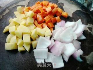 咖喱牛肉土豆的做法步骤：2