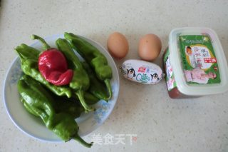 鸡蛋火腿馅的虎皮辣子的做法步骤：1