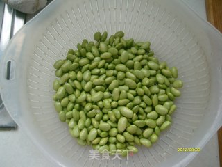 蒜香毛豆的做法步骤：1