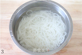 【泡椒牛肉清凉米线】的做法步骤：3