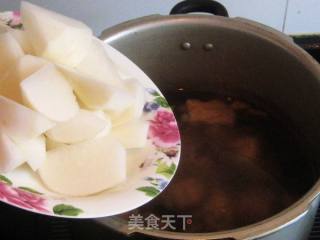 秀珍菇萝卜炖排骨的做法步骤：7