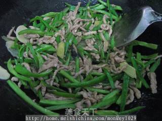 青椒炒肉丝的做法步骤：6