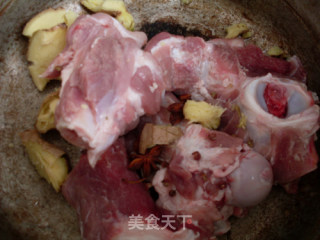 冬瓜棒骨汤的做法步骤：1