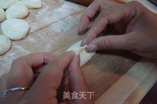 【韭菜馅肉锅贴】----最受欢迎的早餐之一的做法步骤：8