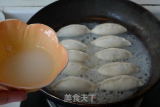 【韭菜馅肉锅贴】----最受欢迎的早餐之一的做法步骤：10