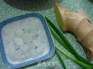冰糖黄焖鸡翅根的做法步骤：2