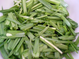 韭菜炒鸡蛋的做法步骤：2