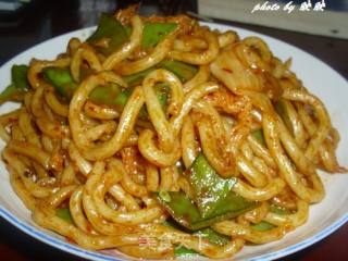 辣白菜炒乌冬面的做法步骤：5
