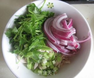 山寨版麻辣鸡丝的做法步骤：2