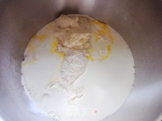 堪比北海道，松软奶香十足——烫种鲜奶油吐司的做法步骤：2