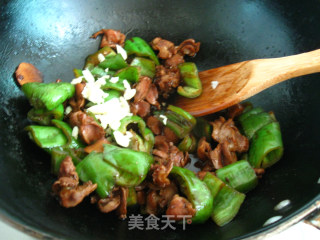 尖椒炒鸡胗的做法步骤：7