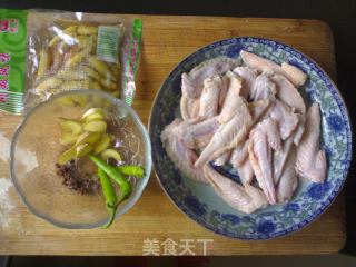 不用泡的——泡椒鸡尖的做法步骤：1