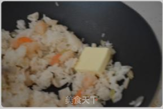 菠萝海鲜焗饭的做法步骤：6