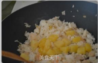 菠萝海鲜焗饭的做法步骤：7
