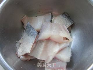 糖醋鱼块的做法步骤：3