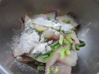 糖醋鱼块的做法步骤：4