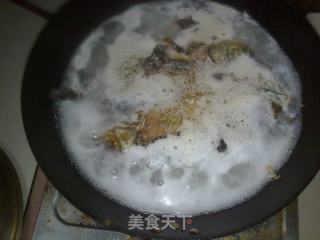 银丝鲫鱼汤的做法步骤：7