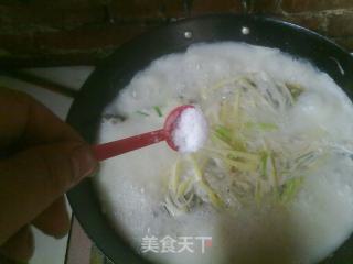 银丝鲫鱼汤的做法步骤：9