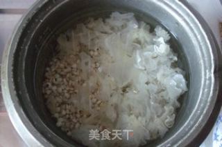 薏米银耳羹的做法步骤：4