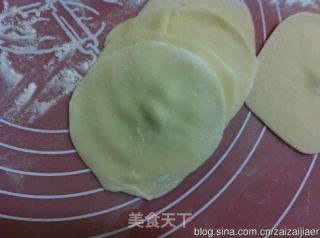 鍋貼的做法步骤：4