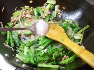 肉丝炒豇豆的做法步骤：7