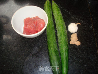 青瓜炒肉片的做法步骤：1