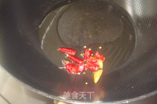 经典美味【糖醋手撕包菜】（怎样炒恰到好处）的做法步骤：4