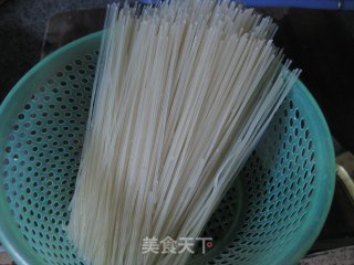 南昌炒粉的做法步骤：1