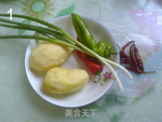 炝土豆丝的做法步骤：1