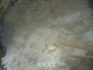 不用黄油也能烤出——松软奶香面包的做法步骤：2