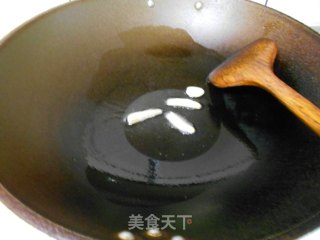 鸡肉炒双菇的做法步骤：2