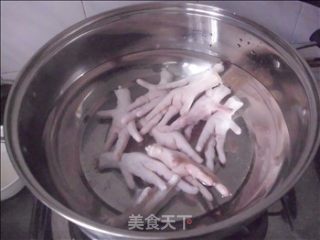 五色鸡爪汤的做法步骤：3