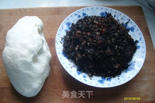 梅干菜肉饼的做法步骤：1