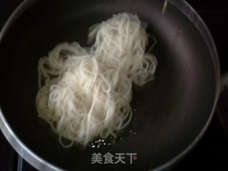 黑蒜牛肉炒面的做法步骤：7