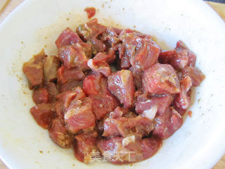羊肉煲仔饭的做法步骤：2