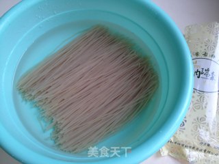爽口莜面的做法步骤：1