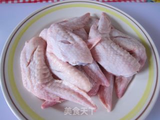 【柠檬鸡翅】酸酸甜甜开胃菜的做法步骤：1