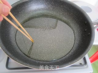 【柠檬鸡翅】酸酸甜甜开胃菜的做法步骤：4