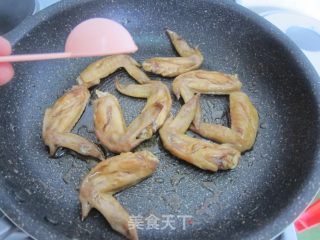 【柠檬鸡翅】酸酸甜甜开胃菜的做法步骤：8