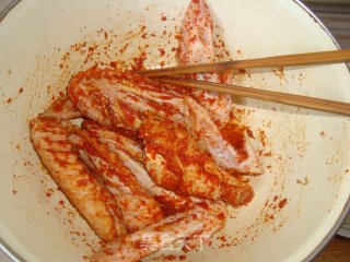 辣烤鸡翅的做法步骤：4