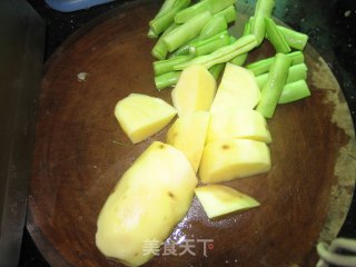 土豆沙拉的做法步骤：2