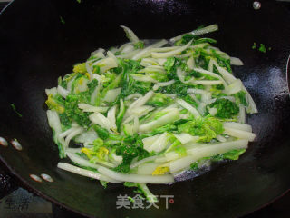 炒小白菜的做法步骤：5