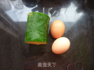 嫩南瓜炒蛋的做法步骤：1