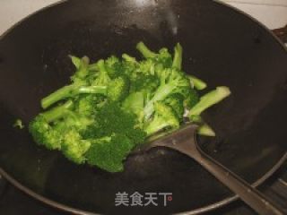 西兰花炒肉片的做法步骤：4