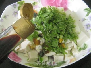 双蛋香菜拌豆腐的做法步骤：8