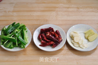 风味茄子的做法步骤：1