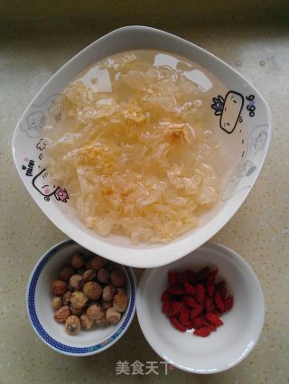 银耳西瓜盅的做法步骤：3