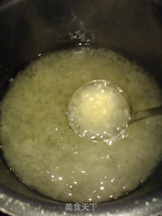 银耳西瓜盅的做法步骤：7
